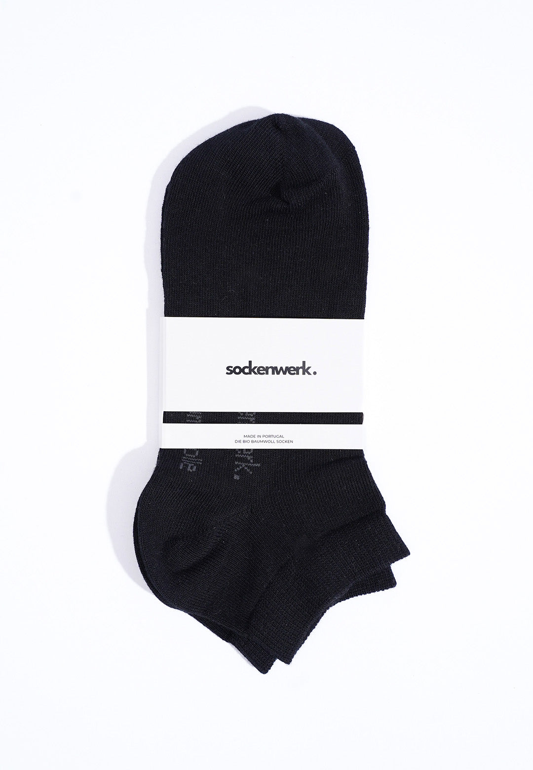 Nachhaltige hautfreundliche Sneaker Socken aus Bio-Baumwolle (Schwarz, Weiß) – Atmungsaktive, rutschfeste bequeme Kurzsocken aus Portugal, ideal für Sport und Alltag.
sockenwerk. Socken hergestellt in Portugal 