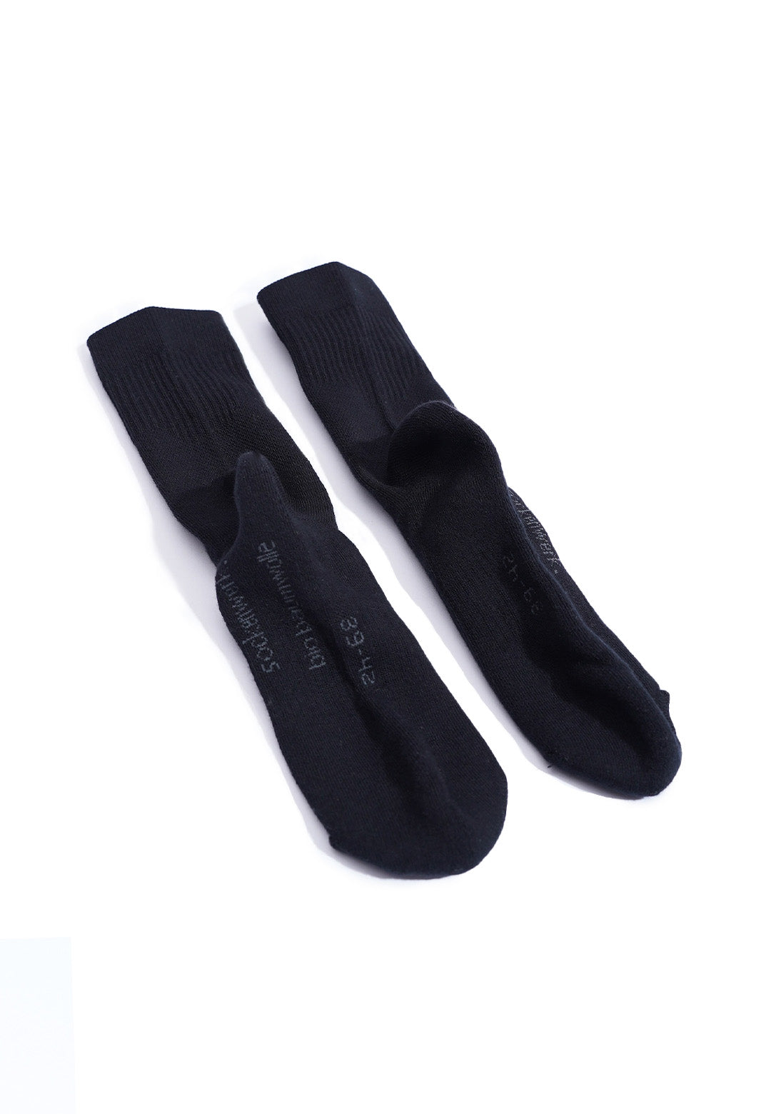 Hochwertige Tennis Socken in Schwarz und Weiß – Hautfreundliche, atmungsaktive Sportsocken aus Bio-Baumwolle, nachhaltig in Portugal hergestellt – Perfekt für Sport und Freizeit.