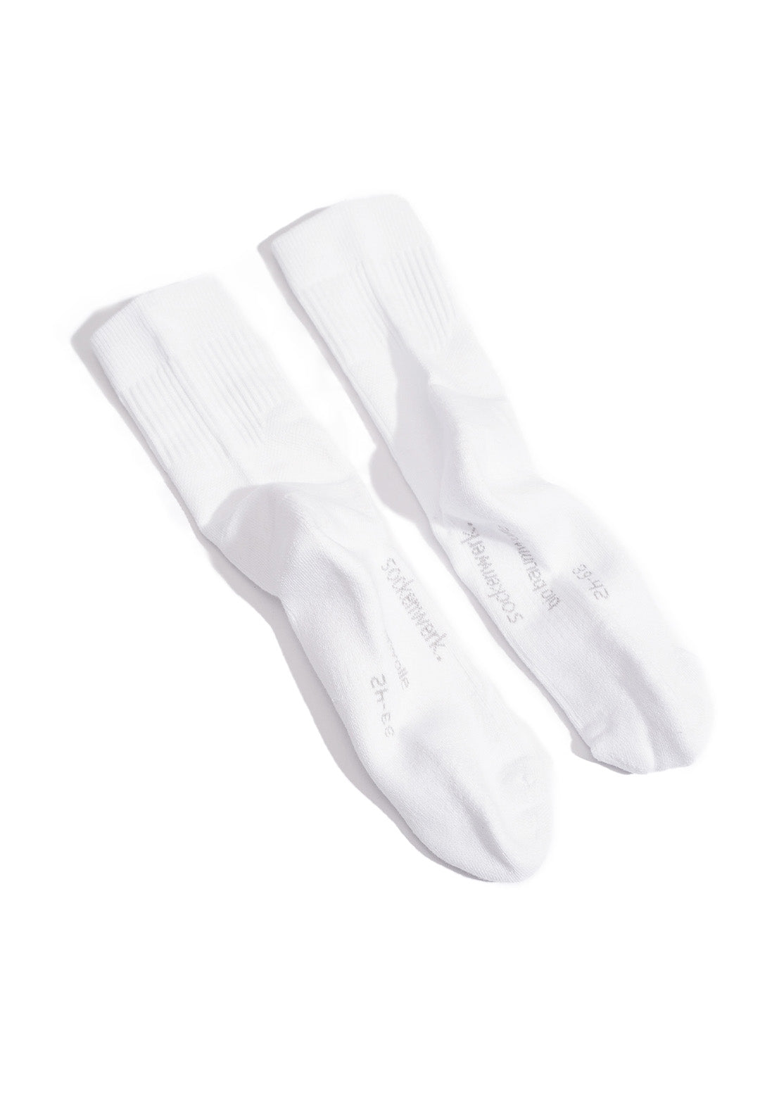 Hochwertige Tennis Socken in Schwarz und Weiß – Hautfreundliche, atmungsaktive Sportsocken aus Bio-Baumwolle, nachhaltig in Portugal hergestellt – Perfekt für Sport und Freizeit.