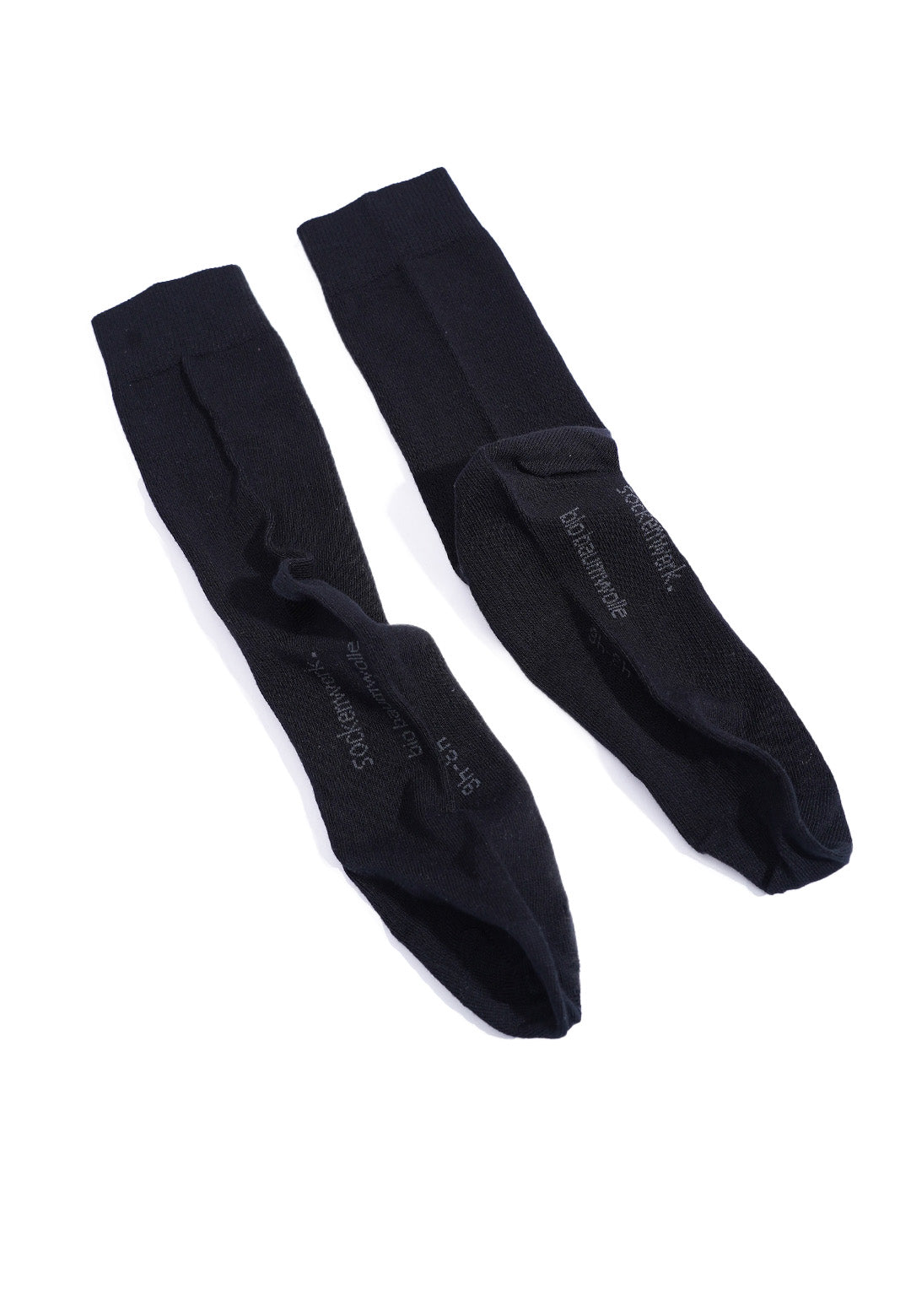 Schwarze Business Socken aus Bio-Baumwolle – Hochwertige, bequeme und atmungsaktive Herrensocken, nachhaltig in Portugal gefertigt – Perfekt für Büro und Alltag.